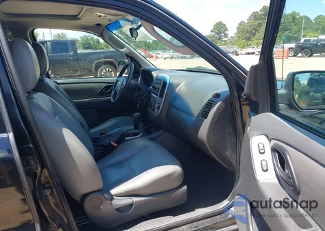 2005 Ford Escape Xlt from USA, damaged, VIN 1FMYU03185KB77110